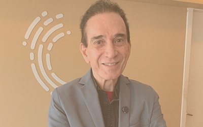 Dr. Eduardo Pinho Tavares realiza a consulta de diagnóstico na Clinlife